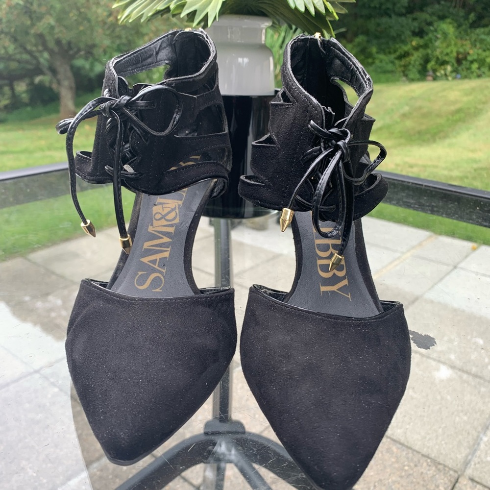 Stylish tie font  back zipper closure shoe